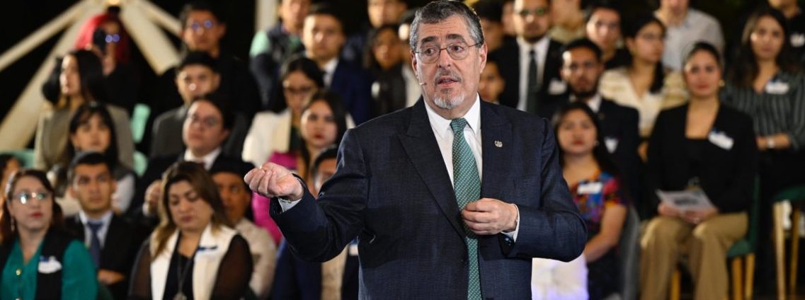 Presidente-Arevalo-ha-enfatizado-en-la-importancia-de-una-ley-de-competencia-para-el-pais-Foto
