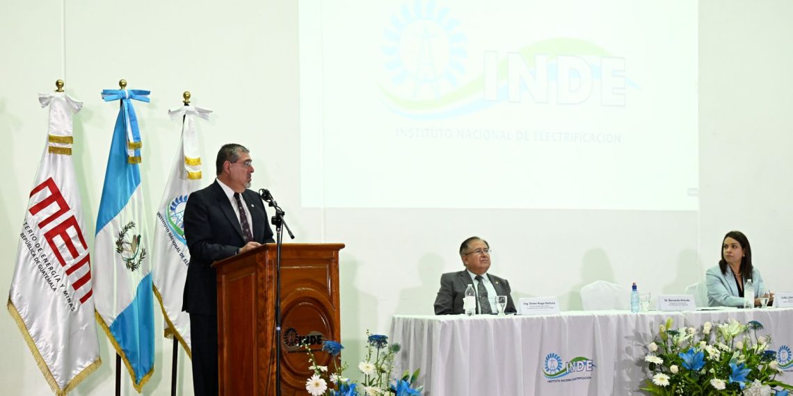AI_PRESIDENTE-BERNARDO-AREVALO-PARTICIPA-EN-EL-ACTO-DE-INICIO-DE-LA-EJECUCION-DEL-PROGRAMA-DE-INFRAESTRUCTURA-PARA-ELECTRIFICACION-RURAL_031-1140x570