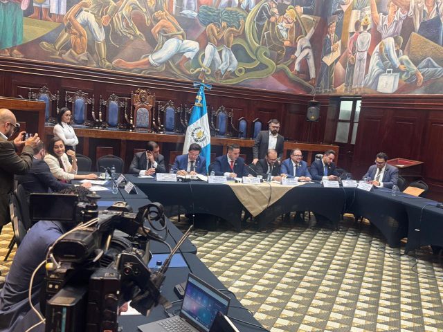 Comisión de Economía da luz verde para quien gane el salario mínimo no pague ISR