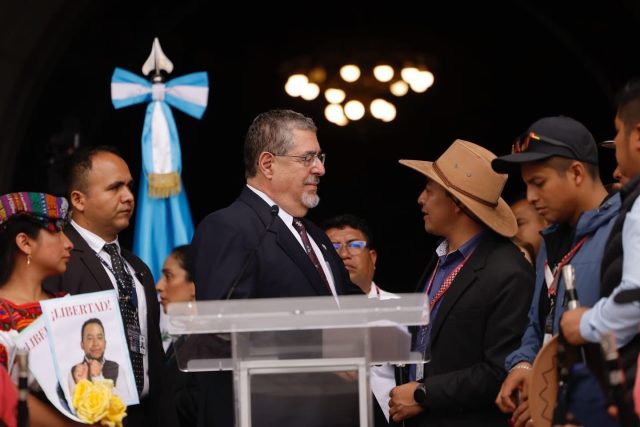 Presidente recibe a autoridades indígenas que marchaban en solidaridad con Luis Pacheco y Héctor Chaclán