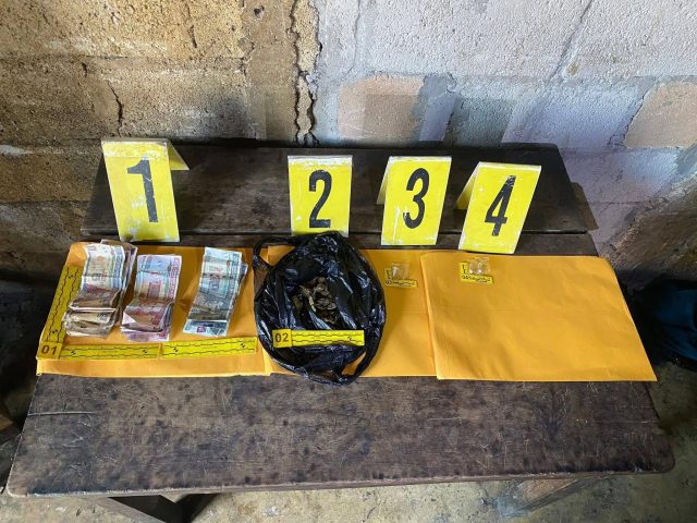 Intentaron quemar la droga cuando de sorpresa les cayó la Policía Nacional y el MP