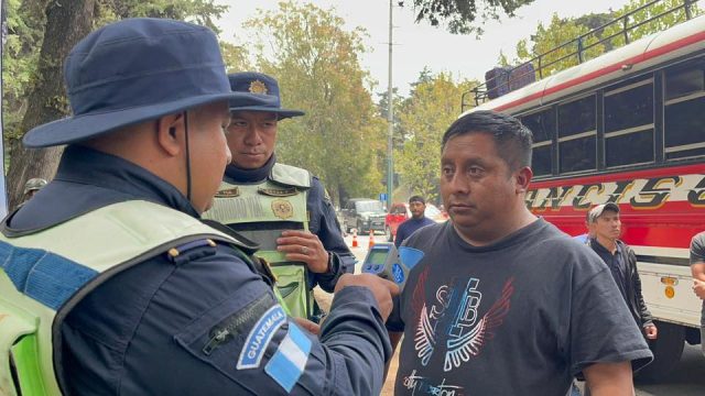 PNC intensifica operativos contra carreras clandestinas en ruta a San Lucas, Sacatepéquez