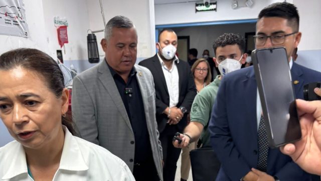 Diputados de comisión de Salud visitan hospital San Juan de Dios