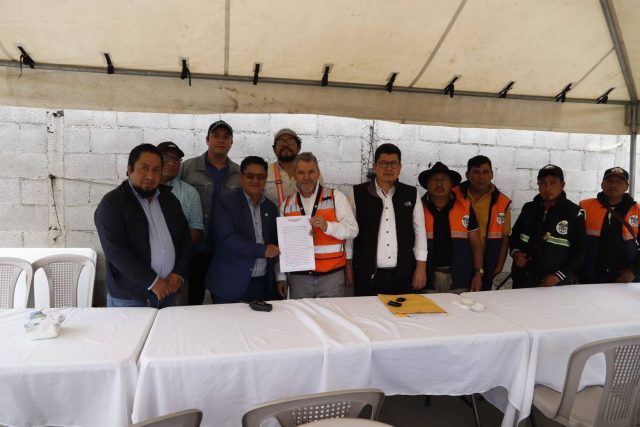 FSS realiza dotación de materiales en aldea Pacorral, Tecpán Guatemala