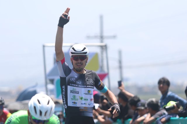 Kevin Castillo del Orgullo Paisa de Colombia el ganador de la tercera etapa de la Vuelta Bantrab 2026