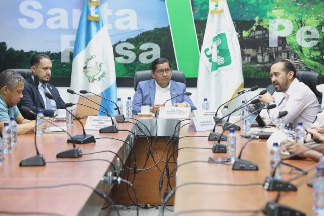 Carretera en Raxuhá será una realidad y se construirá de concreto hidráulico