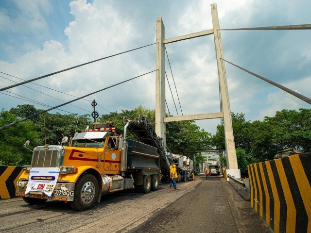 COVIAl está renovando el asfalto de la CA-2 Occidente