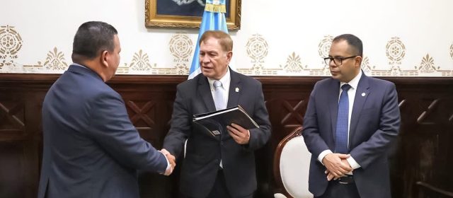 Contralor entrega al Congreso informe auditoría al Presupuesto 2025