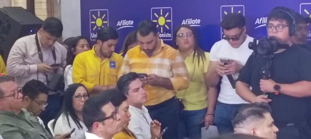 Diputados Napo Rojas y Leonel Alarcón dejan Vamos y se incorporan en Unionistas