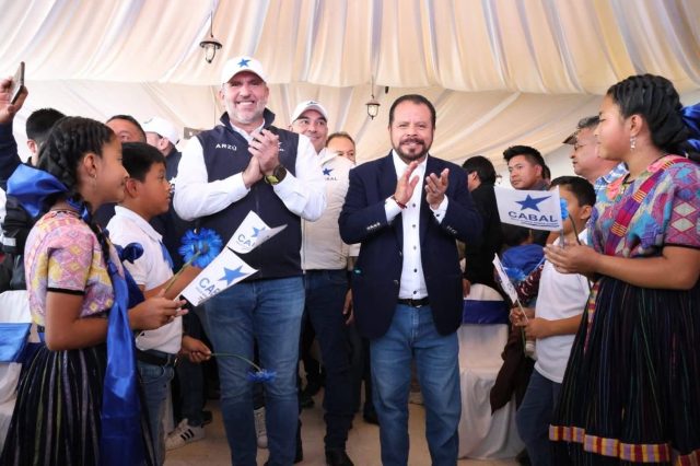 Alcalde Juan Fernando López toma el control del partido Cabal en Quetzaltenango