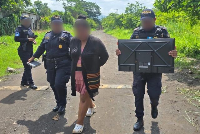 Pretendía ingresar un televisor a su pareja e hijo recluidos en la Granja Canadá para que vieran el mundial