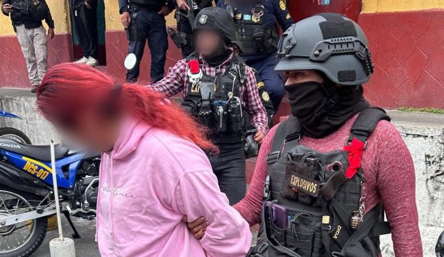 Presunta extorsionista es capturada en allanamientos del barrio El Gallito, zona 3