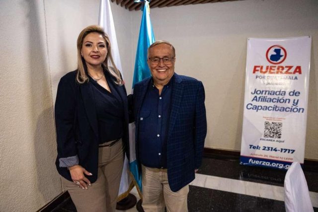 Precandidata presidencial Sandra Jovel recibida con júbilo por las bases del Partido FUERZA