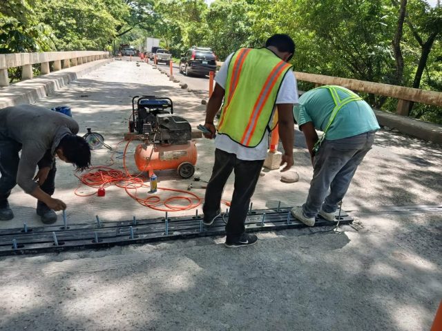 Siguen trabajos en puente El Pajal