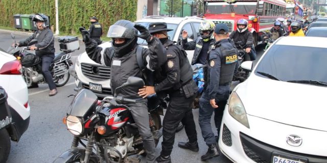 PNC implementa el Plan Semáforo Seguro en principales vías para prevenir robos y asaltos