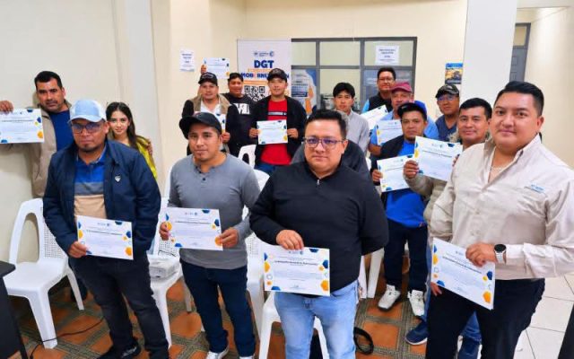 Transportistas de Quetzaltenango reciben capacitación en la ciudad altense