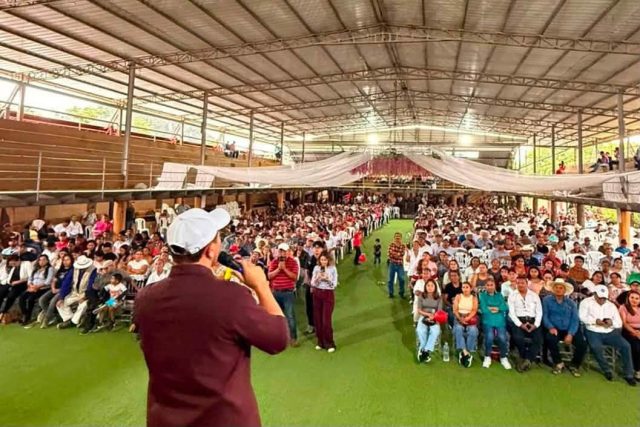 Vecinos de Jutiapa Firmes con el vice Presidente del Congreso Nery Ramos