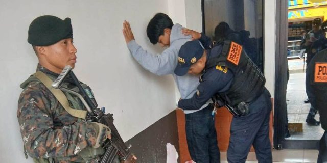 Ejército y PNC brindan seguridad en los mercados de Jalapa
