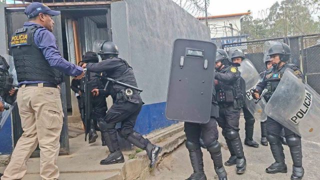 Operativo de alta seguridad interinstitucional en el preventivo de Chimaltenango
