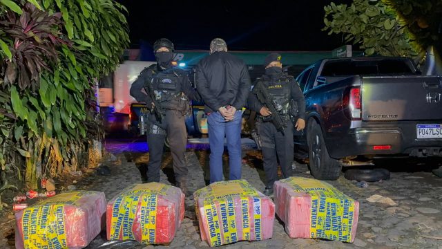 PNC incauta 202 paquetes de cocaína durante operativos en San Marcos