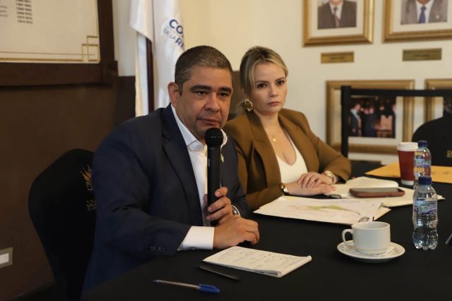 Diputado fiscaliza proyecto del paso a desnivel del kilómetro 26, Amatitlán