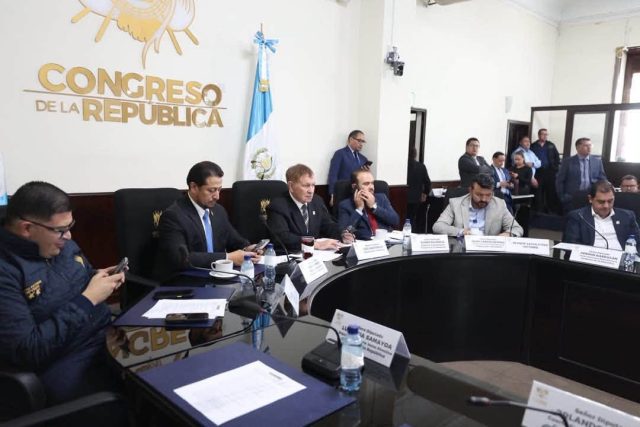 Congreso vuelve a fracasar en intento por aprobar nuevo subsidio y perfila consenso para Ley de Puertos