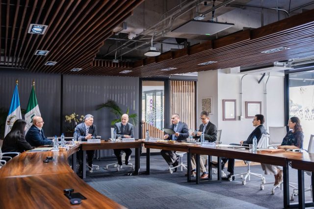 Banco MultiMoney y la Universidad del Valle de Guatemala crean alianza para conectar el talento universitario con la banca digital