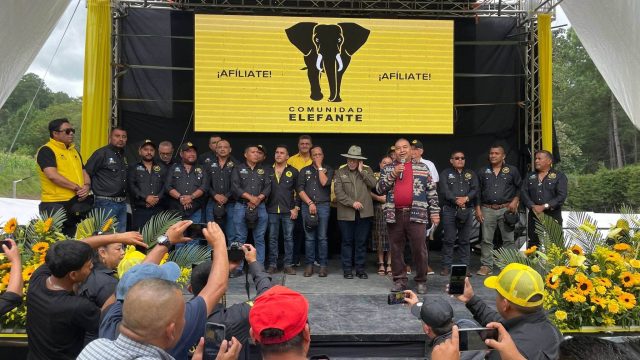 Seguidores de Vamos, de la mano del diputado Polo Salazar, fortalecen a Comunidad Elefante en Alta Verapaz