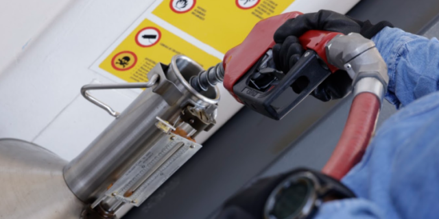 Hoy inicia la implementación del combustible E10 en la bomba del combustible regular