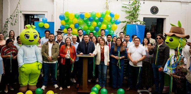 Diego Leiva y Chanito Vega celebran el Día del Niño
