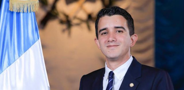 Exgobernador Diego de León es el precandidato a alcalde de VALOR en Mixco