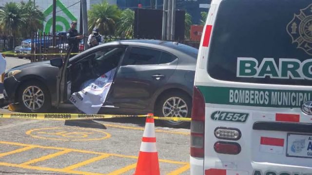 Abogado asesinado en el Parqueo de Pollo Campero del centro comercial Santa Clara