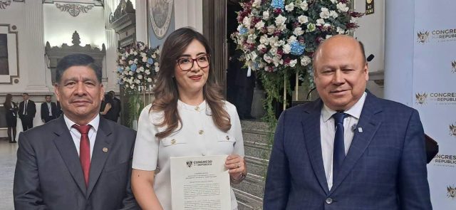 Diputada de Comunidad Elefante y de Bien buscan aumentar el presupuesto para las farmacias de PROAM