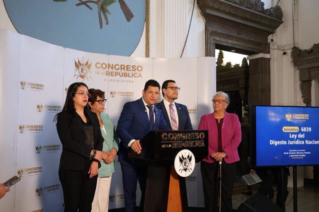 Diputado Barrera propone sistema público de información de leyes, reglamentos en forma digital y gratuito