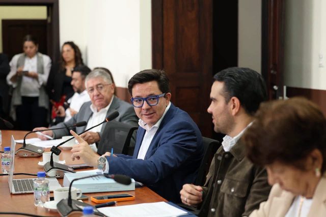 Comisión de Finanzas inicia análisis del Presupuesto 2027 y pide justificar aumento de recursos