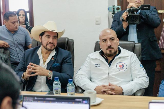 Diputados Ovalle y Valenzuela intermedian ante DGT para agilizar expedientes en la Dirección General del Transporte