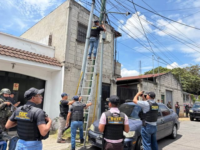 Retiran 32 cámaras instaladas ilegalmente en la zona 21 de la capital