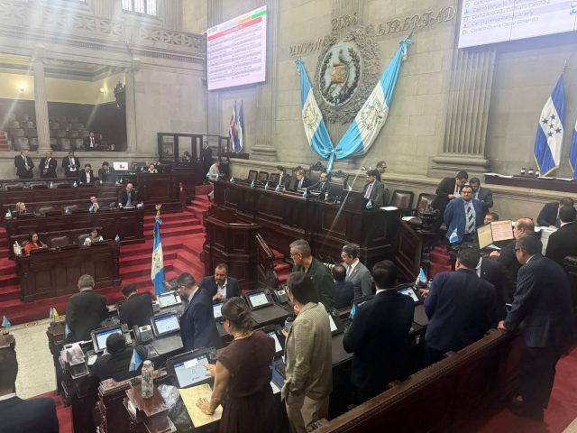 Diputados llegan a consensos en precio a combustibles