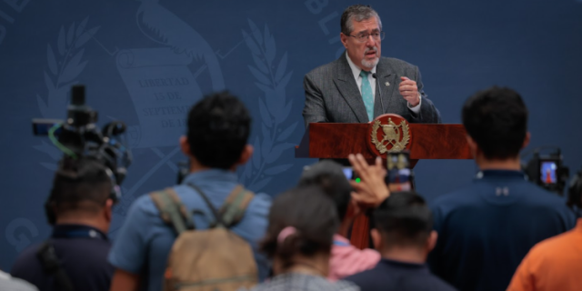 Gobierno y sectores del país trabajan juntos para superar crisis de los pecios internacionales de combustibles