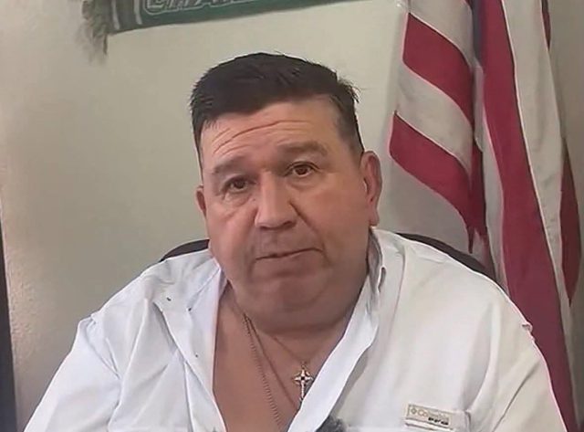 Jueza lo beneficia al ligarlo a proceso y bajo arresto domiciliario pese a que golpeo a una mujer