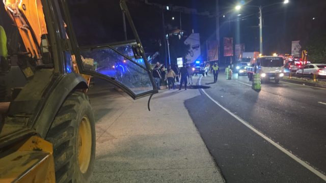 Hundimiento en km 16 ruta Interamericana: Comuna de Mixco repara socavón tras incidente con camión