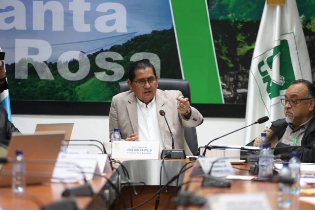 La DIGEF “anda en Gallo” y está en “trapos de cucaracha” según diputado Inés Castillo