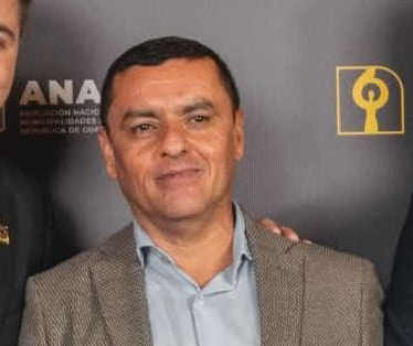 Elder Roberto Martínez sustituirá al diputado Julio Héctor Estrada, tras su renuncia