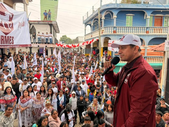 Vecinos de San Rafael La Independencia dicen FIRMES en Jornada de afiliación