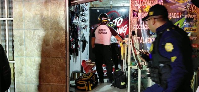 Joven de 19 años fallece en ataque armado en venta de accesorios para motos, frente al INACIF