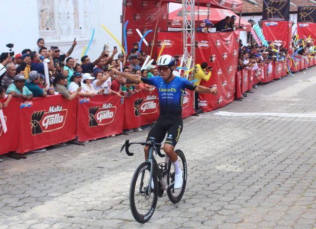 El mexicano José Ramón Muñiz gana la novena etapa en una accidentada jornada de la Vuelta a Guatemala