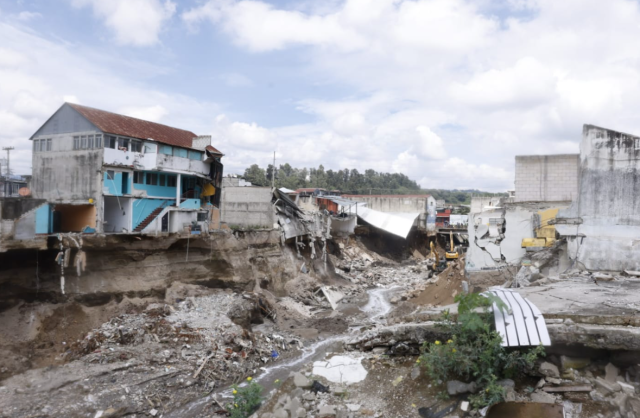 CC ampara al alcalde Mynor Morales de San Miguel Petapa y ordena al Ejecutivo asistir en emergencia por el río Pinula