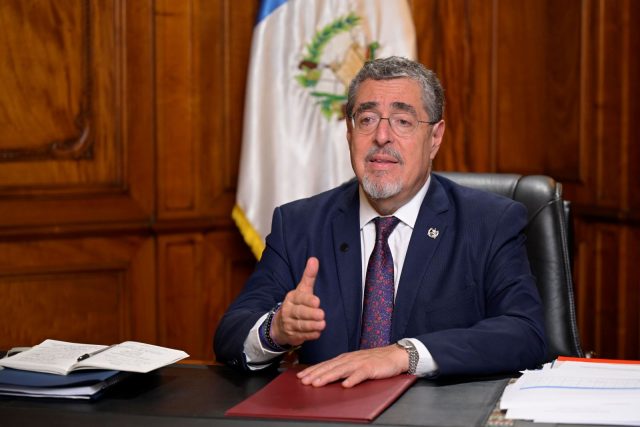 Presidente Arévalo condena el asesinato del exfiscal Solórzano Foppa y ordena accionar al Ejecutivo